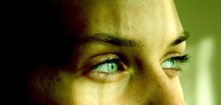 closeup of green eyes - concept of Machiavellianism