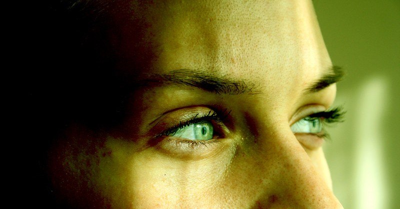 closeup of green eyes - concept of Machiavellianism
