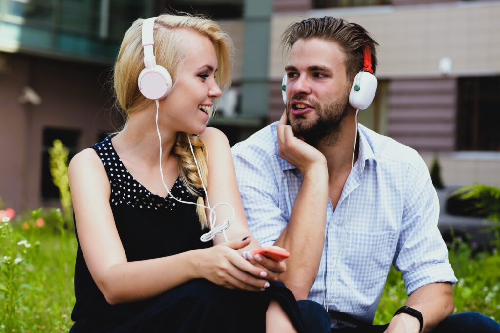 18 Signs Of Intense Chemistry Between Two People