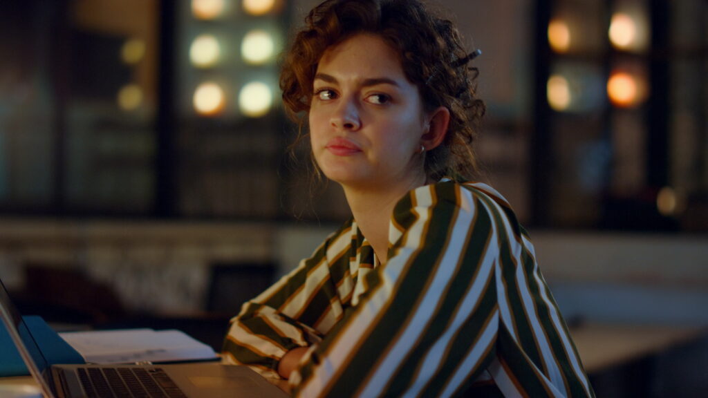 9 Ways To Identify A Two-Faced Person Before It’s Too Late
