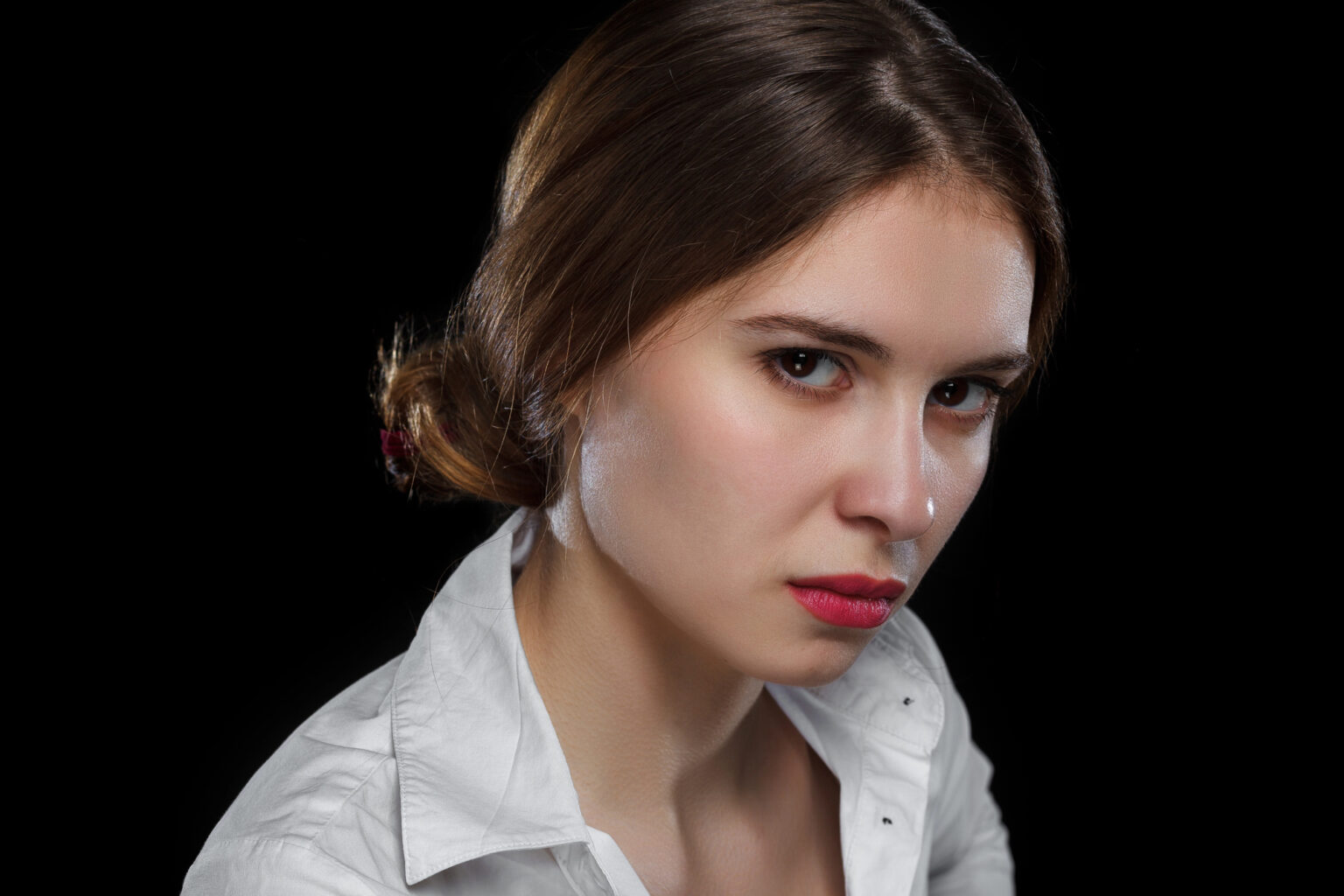 11 Signs Someone Will Stab You In The Back And Not Think Twice